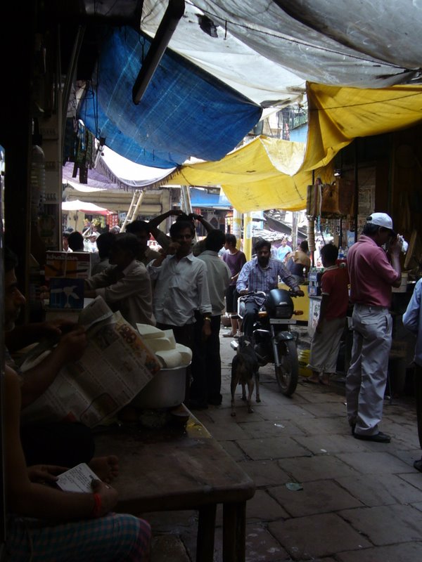 Travel - India - Varanasi - Narrow Backstreets